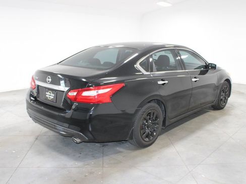 Used 2017 Nissan Altima 2.5 S w/ Power Driver Seat Package FWD image 9