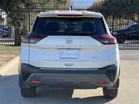 Certified 2021 Nissan Rogue SV image 4