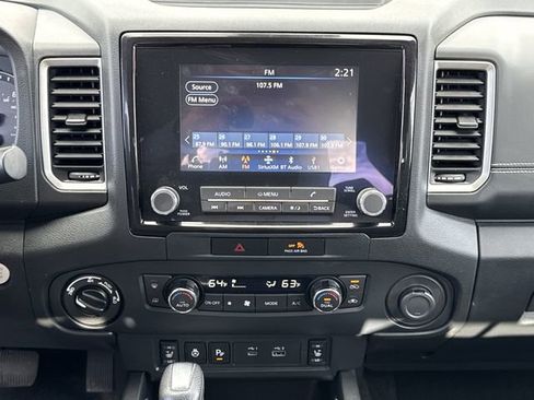 Used 2022 Nissan Frontier SV image 15