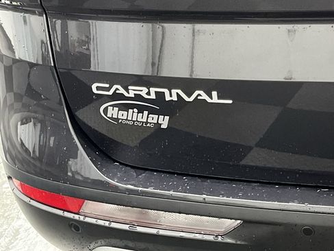 Used 2024 Kia Carnival LX FWD image 30