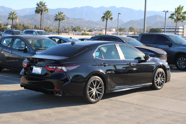 Used 2024 Toyota Camry SE w/ Convenience Package FWD image 20