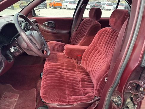 Used 1998 Chevrolet Lumina FWD image 18