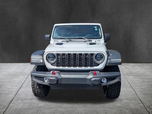 Used 2025 Jeep Wrangler Unlimited Rubicon AWD/4WD image 9