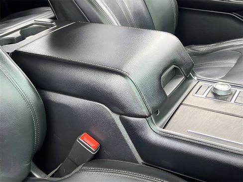 Used 2019 Ford Expedition Limited image 46