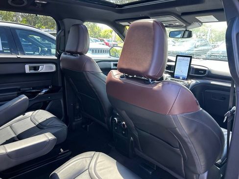 Used 2023 Ford Explorer Platinum w/ Technology Package AWD/4WD image 48