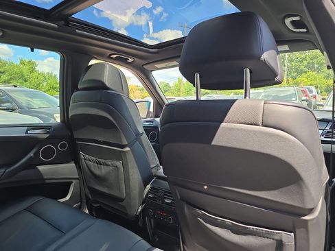 Used 2011 BMW X5 M image 29