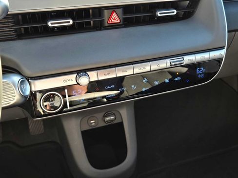 Used 2024 Hyundai Ioniq 5 SE RWD image 31