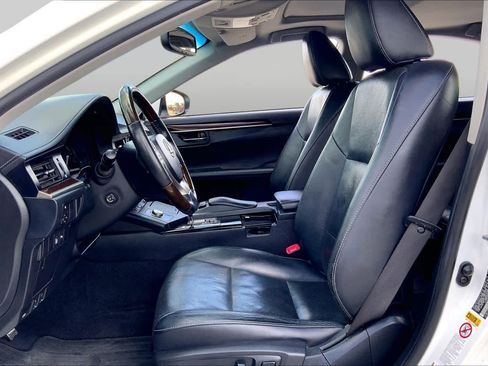 Used 2014 Lexus ES 350 w/ Luxury Package FWD image 8