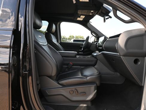 Used 2025 Ford Expedition Max Platinum w/ Stealth Appearance Package AWD/4WD image 26