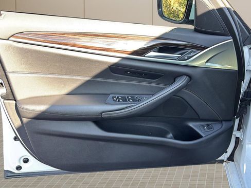 Used 2019 BMW 530i 530i w/ Convenience Package image 16