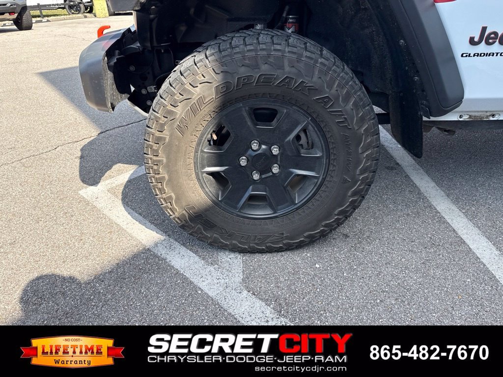 Used 2023 Jeep Gladiator Mojave w/ Cold Weather Group AWD/4WD image 26