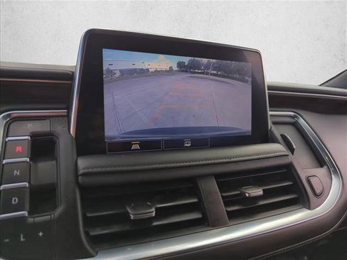 Used 2021 Chevrolet Suburban Z71 image 13