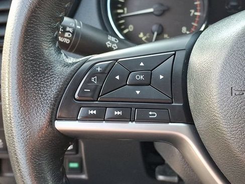 Used 2020 Nissan Rogue SV AWD/4WD image 21