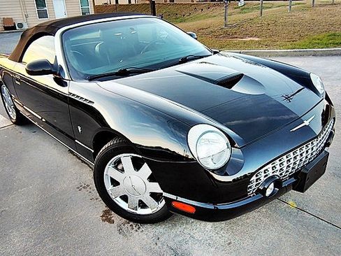 Used 2002 Ford Thunderbird Deluxe image 4