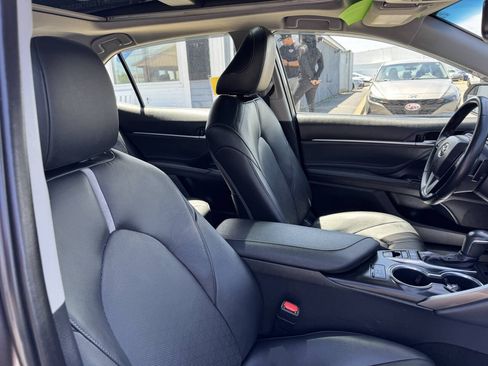 Used 2018 Toyota Camry XSE FWD image 34