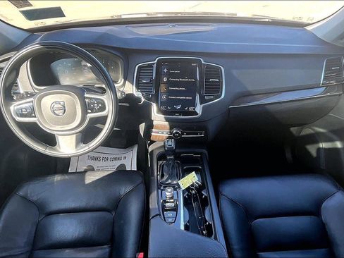 Used 2018 Volvo XC90 T6 Momentum w/ Convenience Package image 7