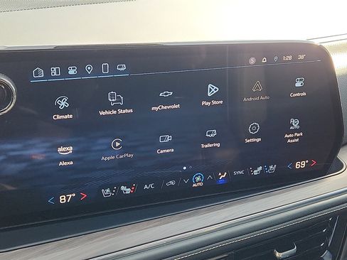 Used 2025 Chevrolet Suburban Premier image 29