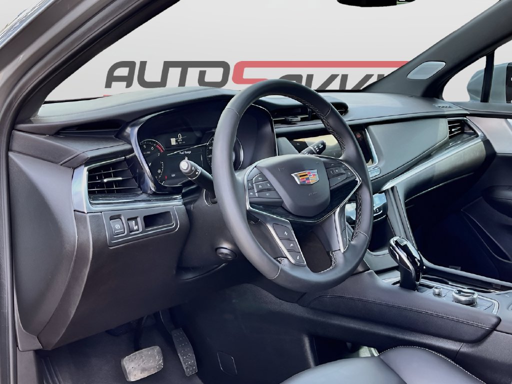 Used 2025 Cadillac XT5 Premium Luxury w/ LPO, Floor Liner Package FWD image 9