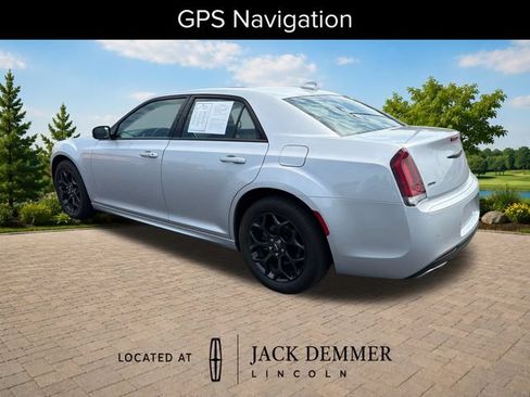 Used 2021 Chrysler 300 Touring L w/ Popular Equipment Group AWD/4WD image 5