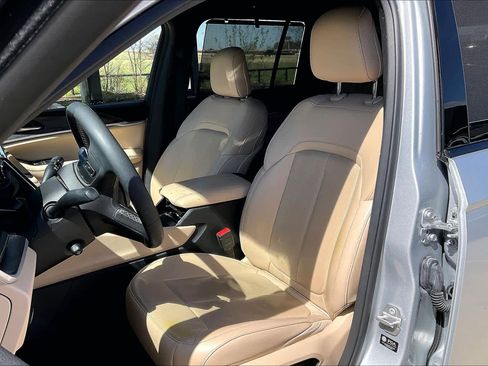 Used 2022 Jeep Grand Cherokee Limited 4xe w/ Luxury Tech Group II image 8