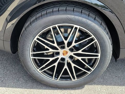 New 2026 Porsche Cayenne AWD/4WD image 14