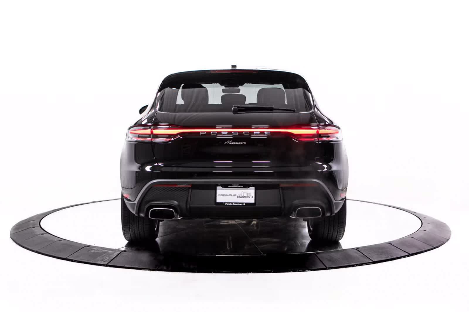 Certified 2026 Porsche Macan AWD/4WD image 6
