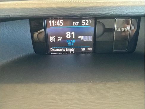 Used 2012 Toyota Sienna XLE image 21