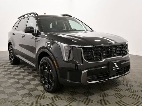 Certified 2025 Kia Sorento SX image 11