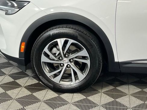 Used 2023 Buick Envision Essence image 12