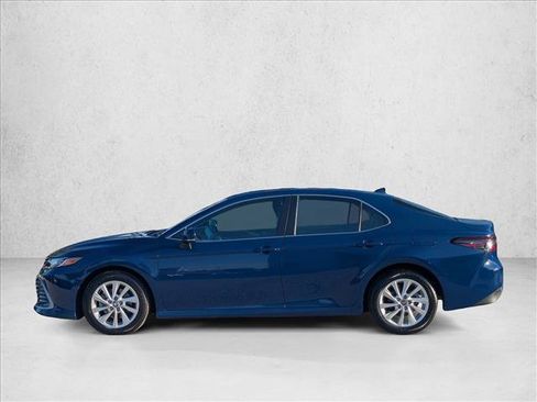 Used 2023 Toyota Camry LE w/ Convenience Package FWD image 9