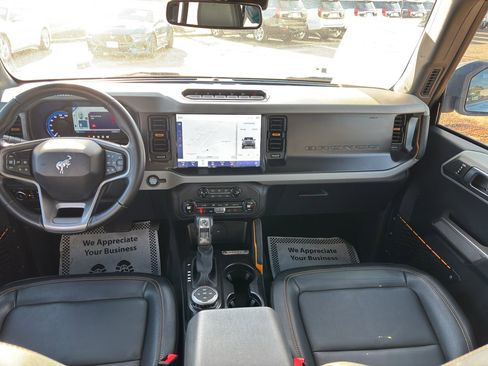 Used 2023 Ford Bronco Badlands image 17