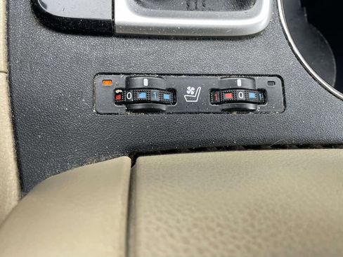 Used 2016 Toyota Highlander Limited image 44