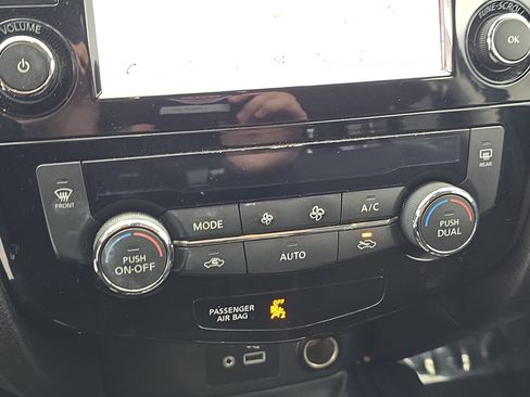 Certified 2019 Nissan Rogue SV w/ Sun & Sound Touring Package image 23