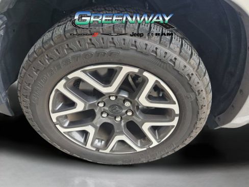 Used 2025 RAM 1500 Laramie w/ Sport Appearance Package AWD/4WD image 10