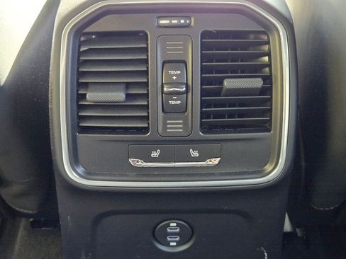 Used 2025 Porsche Macan image 33