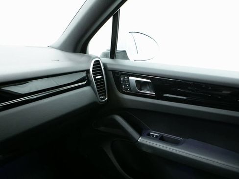 Certified 2022 Porsche Cayenne image 24