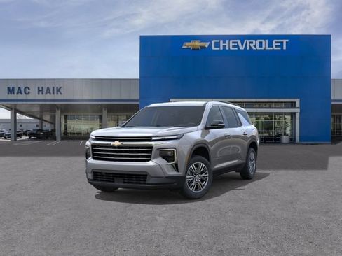 New 2027 Chevrolet Traverse LT w/ Driver Confidence Package FWD image 8