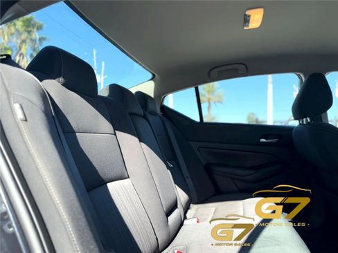 Used 2021 Nissan Altima 2.5 SV FWD image 12