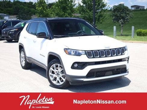 Used 2025 Jeep Compass Limited AWD/4WD image 1