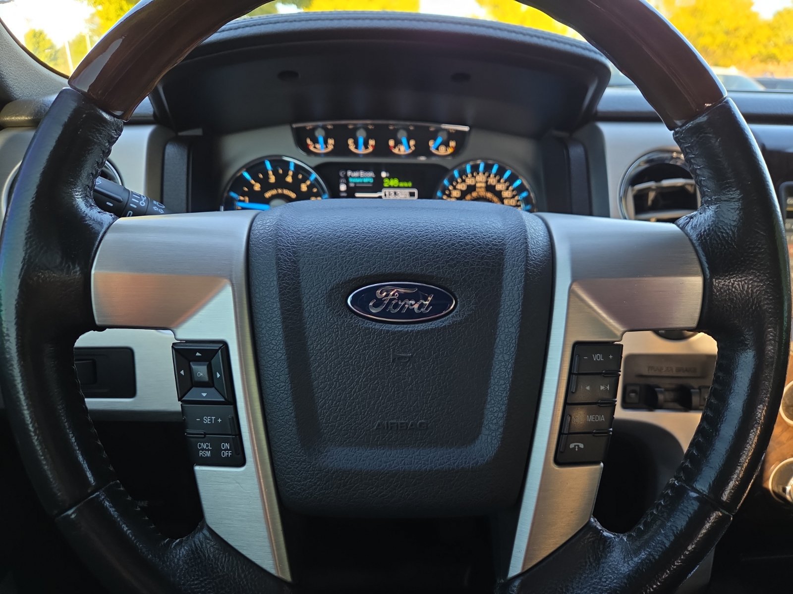 Used 2014 Ford F150 Platinum RWD image 24