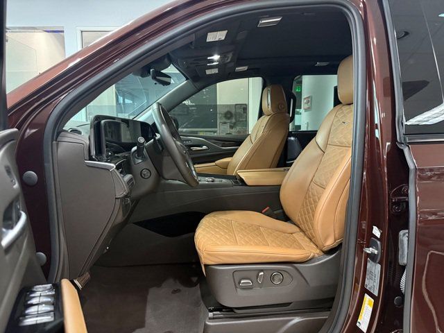 Used 2023 Cadillac Escalade ESV Sport w/ LPO, ONYX Package AWD/4WD image 5