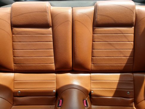 Used 2010 Ford Mustang Coupe image 25