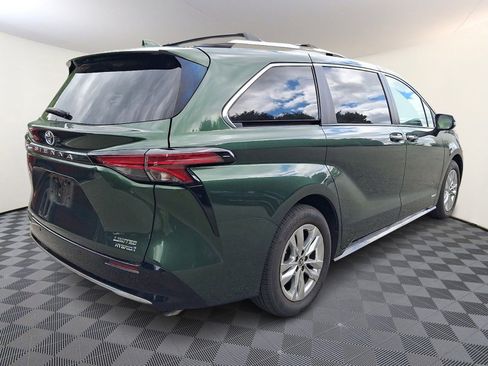 Certified 2021 Toyota Sienna Limited AWD/4WD image 6