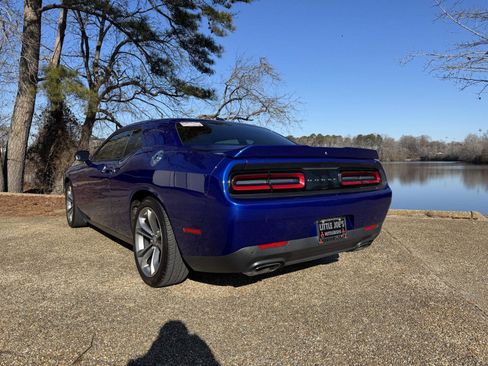 Used 2022 Dodge Challenger R/T image 8