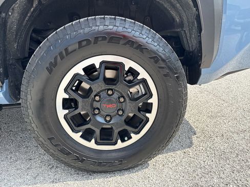 Certified 2026 Toyota 4Runner TRD Off-Road Premium AWD/4WD image 19
