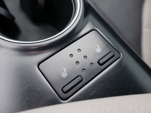 Used 2018 Toyota Camry XLE image 21