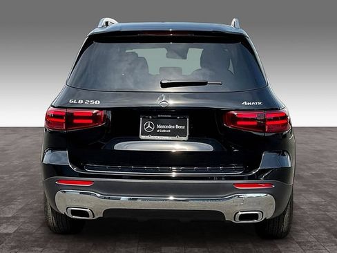 Used 2026 Mercedes-Benz GLB 250 4MATIC image 6