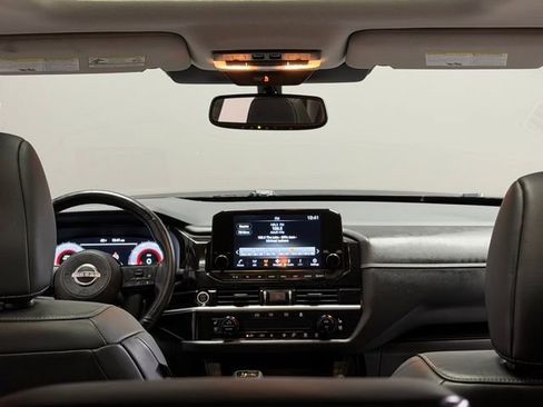 Used 2022 Nissan Pathfinder Platinum w/ Lighting Package (N92) AWD/4WD image 25
