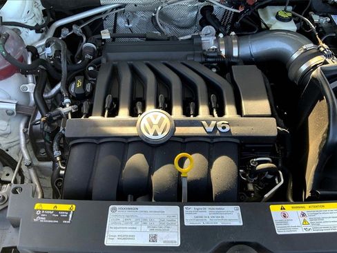 Used 2022 Volkswagen Atlas SEL Premium image 34