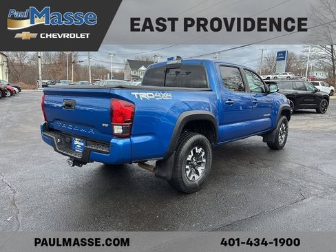 Used 2018 Toyota Tacoma TRD Off-Road image 6